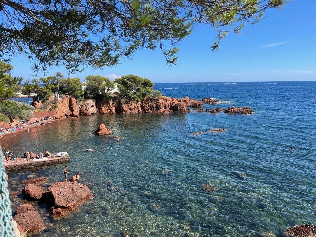 Les rivages rocheux de la Méditerranée